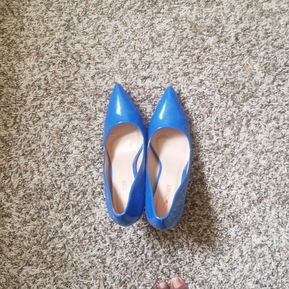 Shoes - Picture 3 of 4